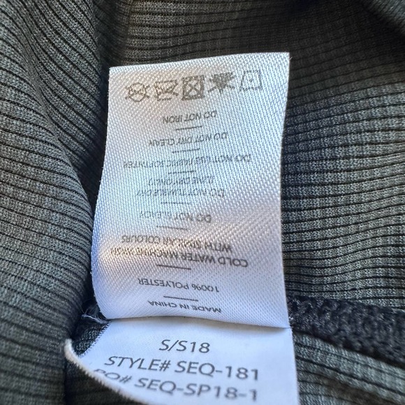 Rhone Sequoia 1/4 Zip Black Shirt Peloton Branding sz XXL EUC - Picture 8 of 8